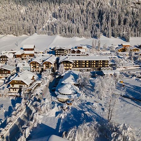 Lacus Hotel Am See Weissensee Exterior photo